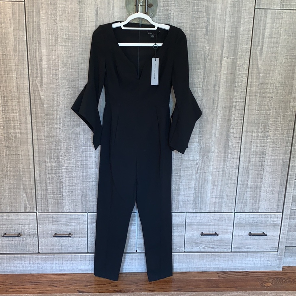 Black Halo Warrior Frill Jumpsuit‎ 3/4-Bell-Sleeve Jumpsuit